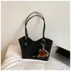 Bolsa Feminina Grande Capacidade Elegante para o Dia a Dia 2026 Outono Inicial Nova Bolsa de Ombro Único Bolsa Tote de Mão Tendência de Alto Estilo