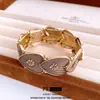 Pulseira Retrô Europeia e Americana com Patchwork de Corações Alta Elasticidade Tendência Moda Versátil Design de Pulseira Joias de Nicho para Mulheres