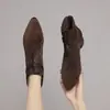 Confortáveis Macias Sapatos de Mãe Femininos 2026 Outono Inverno Moda Bico Fino Salto Bloco Botas Retrô Versátil Emagrecedor Com Pelúcia Adicional Botas de Cano Curto Femininas