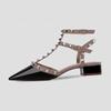 Versión Alta 2025 Nuevo Estilo Sandalias Baotou con Remaches Verano para Mujer Punta Tacón Grueso Tacón Bajo Moda para Ir al Trabajo Tacones Altos