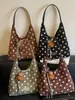 2026 Nova Bolsa de Ombro e Axila Simples e Única de Bolinhas, Bolsa Tote Casual da Moda Tendência de Alto Valor