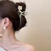 Pinza Grande para el Cabello con Flor de Lirio de Aspecto de Alta Gama, Linda Pinza de Tiburón para Mujer, Accesorio para el Cabello para la Parte Posterior de la Cabeza