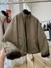 Jaqueta de Trabalho de Alta Qualidade Estilo 2025 com Gola Alta Curta para Mulheres, Jaqueta Parka de Inverno em Pele Sintética com Forro de Pelo
