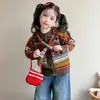 Abrigo para Niña Primavera y Otoño 2026 Nueva Moda Cardigan Tejido para Bebé Suéter Versátil Vintage de Otoño para Niños