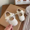 Zapatos de Cuero para Niña Pequeña 2026 Primavera/Otoño Nuevos Zapatos de Princesa para Bebé Suela Suave Zapatos Individuales para Niños Zapatos de Rendimiento con Pedrería