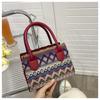 Bolso de mujer 2022, nuevo bolso de moda con cadena a cuadros, bandolera de mujer, estilo étnico, con borlas, portátil, pequeño, cuadrado.