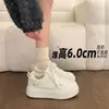 Nuevas Zapatillas Blancas de Primavera 2026 para Mujer, Zapatos Estilo Ins con Suela Gruesa para Aumentar Altura, Zapatos Casuales Versátiles Estilo Hong Kong para Estudiantes