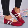 Sapatos Tabi de tiras cruzadas e bico dividido estilo casco de porco para mulheres, sapatos baixos de balé color block nova coleção primavera 2026, sapatos Mary Jane single para mulheres