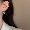 Pendientes de latón con diseño de hebilla de oreja, nicho de sensación, superficie brillante, chapados en oro, amor, personalidad femenina, temperamento, Internet, dos pendientes rojos