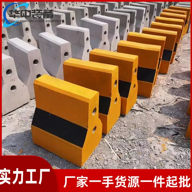 钢筋水泥隔离墩09