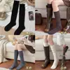 Calcetines de Punto Cálidos Anti-Ciervo para Otoño e Invierno Calados hasta la Pantorrilla Retro Gris Resistentes de Tubo Largo Versátiles y Lindos para Otoño e Invierno