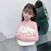 Camiseta Interior Cálida para Niñas 2024 Otoño e Invierno Nueva Moda Infantil de Cuello Medio Alto Camiseta Espesa Moderna