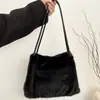 Nova Bolsa de Mão Estilosa para Outono e Inverno, Bolsa de Ombro Tote de Pelúcia Tendência para Mulheres, Coleção de Primavera