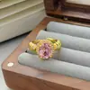 Anel Aberto Vintage com Pedra Zircônia Rosa Nicho Luxo Leve High-End Anel Empilhável Totalmente Cravejado de Diamante para Mulheres