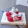 Zapatillas para niñas 2025 otoño nuevo retro infantil rojas alemanas de entrenamiento para niña malla transpirables deportivas
