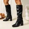 Estilo de comercio exterior nuevo, botines de moda con tacón medio plisado para mujer, colección de invierno, tallas grandes, transfronterizos, tacón grueso, estilo británico, botas altas hasta la rodilla, en stock, venta al por mayor