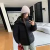 Nueva chaqueta acolchada de algodón para hombres y mujeres, estilo corto, invierno 2026, abrigo acolchado con capucha grueso, prenda exterior holgada y cálida para parejas