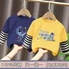 Camiseta Listrada Patchwork de Manga Longa Infantil, Modelo Novo Estiloso e Moderno para Meninos, Algodão Puro, Caimento Solto, Camiseta Base Top para Primavera e Outono