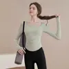Ropa de Yoga de Manga Larga Hueca para Mujer con Almohadilla en el Pecho Ajustada de Secado Rápido Top de Entrenamiento de Pilates Camiseta Deportiva de Fitness