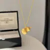 Loja de Ouro Estilo Xiaohongshu Ouro Areia com Pontos Diamantados Pingente de Cabacinha Escovado Corrente para Clavícula Simples Elegante Acessível de Luxo para Namorada
