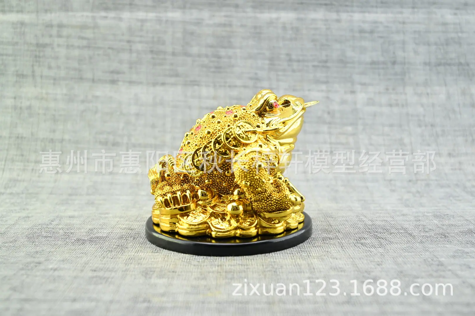 5红珠子右边.JPG