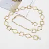 Nueva cadena de cintura con forma de corazón y flor pequeña, cinturón decorativo, cadena colgante triangular y cuadrada para decoración de cintura, venta al por mayor transfronteriza, entrega directa de fábrica