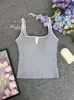 Camisola de Nuevo Estilo Primavera-Verano con Color de Contraste y Cuello Cuadrado para Mujer con Copas Fijas, Corte Ajustado, Top Cómodo y Versátil