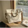 Bolso Tote Relajado para Mujer con Patrón de Reloj en Tonos Beige, Teñido con Niebla, Simple y Casual, Adecuado para las Clases Diarias de Estudiantes Universitarios, Bolso de Hombro