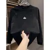 Camiseta de manga comprida simples e estilosa, design casual de retalhos em cor sólida, gola redonda versátil de corte solto, tendência de outono, novidade