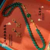 Nuevo Estilo Chino Vintage Costura Micro Incrustación Cadena Hebilla Ping An Ágata Calcedonia Cuenta Verde Collar Moda Elegante Mujer
