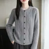 Nuevo Cárdigan de Punto con Cuello Redondo de Forro Polar Ártico Otoño/Invierno 2026 Manga Larga para Mujer Retorcido Color Sólido Ajuste Holgado Versátil