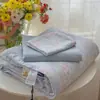 [Productos Premium de Xiangling] Juego de cuatro piezas de colcha de verano de gasa de doble capa transpirable 100% algodón con diseño de cordón, gasa de doble cara
