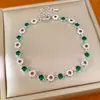 Pulseira circular geométrica adornada com zircônia, sensação de luxo leve de nicho de alta qualidade, acessório de mão versátil simples e estiloso atacado