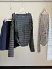 Camiseta casual de rayas off-shoulder de manga larga estilo coreano para mujer, nueva colección de principios de otoño, cintura plisada, mangas murciélago, top entallador