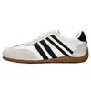 Tênis brancos de sola grossa 2026 novo modelo, super populares clássicos versáteis confortáveis sapatos Forrest Gump, estilo coreano casual com cadarço sapatos de treino alemães para mulheres