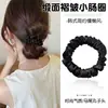 Scrunchie de cetim plissado estilo coreano para mulheres, novo modelo 2026, alta elasticidade, prendedor de cabelo durável, faixa de cabelo, acessório de cabelo elástico