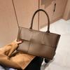 Bolso de Mano de Moda Tejido 2021 Nuevo Otoño Bolso de Mujer Bolso Tote Sencillo Bolso de Mano Retro Bolso de Hombro Versátil