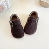 Sapatos de Inverno de Algodão Estilo Coreano Birkenstock para Crianças 2026 Novos Quentes Mais Veludo Meninas Sola Macia Proteção Contra o Frio Mocassins para Crianças Médias e Grandes