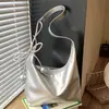 Bolsa de Ombro Estilo Retrô Transfronteiriça 2025 Nova de Verão Popular Este Ano Bolsa de Nicho Versátil de Ombro Único Transversal