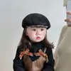 Chapéu de Bebê Outono e Inverno Estilo Retrô Estampa de Leopardo Chapéu para Frente Meninos e Meninas Boina Reversível Tendência Chapéu Cool para Usar
