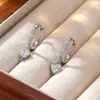 Brincos Versáteis Diários em Forma de Coração e Pera com Moissanita Banhados a Ouro 14K Brilhante para Mulheres, Clipe de Orelha Geométrico da Moda para o Dia a Dia Atacadista