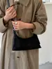 Bolso de mano retro de gamuza de nicho estilo coreano transfronterizo para mujer, nueva colección 2026, adecuado para el uso diario y para ir al trabajo, se puede llevar como bolso de hombro o bolso cruzado