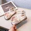 Liquidação de Shoes Infantis Primavera Verão Outono Inverno Sapatos de Princesa para Crianças Sapatos de Couro para Bebê Coleção de Sapatos Individuais para Meninas