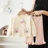 Conjunto de Suéter para Meninas Novo Cardigã de Tricô de Coelho Suéter de Gola Redonda com Laço Combinado com Calça de Renda Conjunto de Duas Peças