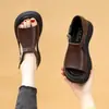 Sandálias populares de plataforma grossa para comércio exterior transfronteiriço, nova moda de verão versátil com abertura nos dedos e detalhes vazados, sandálias romanas casuais femininas