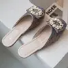 Mules de Cetim com Solado Plano e Fivela Redonda de Strass, Sapatos Slip-On de Bico Fechado para Primavera, Estilo Elegante e de Nicho 2026