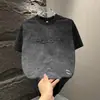 Camiseta Masculina de Manga Curta com Novo Design para o Verão de 2025, Seda de Gelo, Luxo Acessível, Tie-Dye Popular, T-shirt com Estampa de Aço Concava e Convexa, Manga Meia