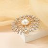 Anillo Floral Exagerado Exquisito de Perla Incrustada de Diamantes con Diseño Hueco, de Alta Calidad, Elegante y Sofisticado, Moderno y Creativo