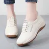 Sapatos Femininos Slip-On da Moda 2026 Primavera Novos Versáteis Sola Macia Leves Antiderrapantes para Viagem Esportes Sapatos Preguiçosos