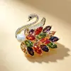 Broche de Cisne Lujo Ligero de Alta Gama con Circonitas Incrustadas Diseño Exquisito de Moda Accesorios de Ropa Nicho Regalo de Vacaciones